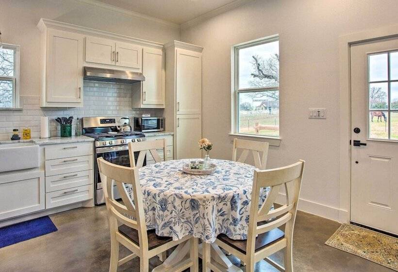 Dog Friendly Texas Ranch W/ Patio, Horses On Site