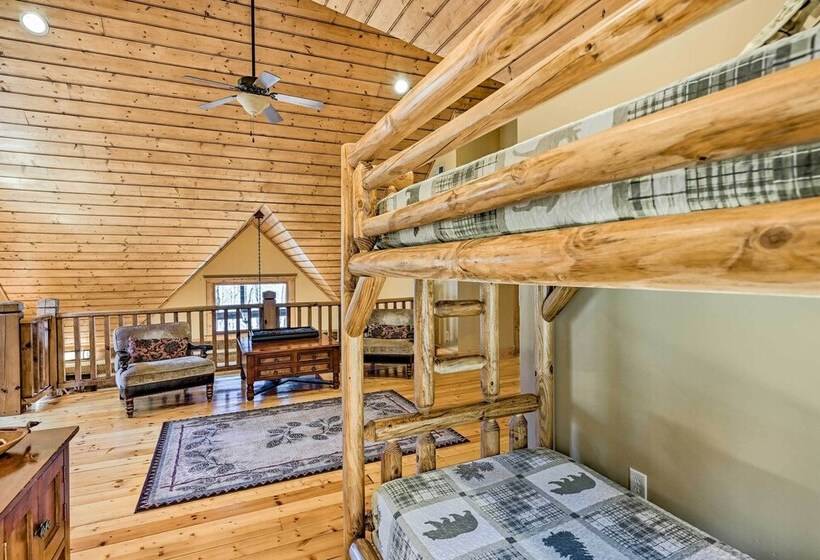 Hot Tub & Deck: Getaway Near Nantahala Gorge!
