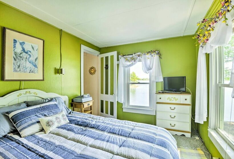 Epic Waterfront Wellesley Island Getaway!