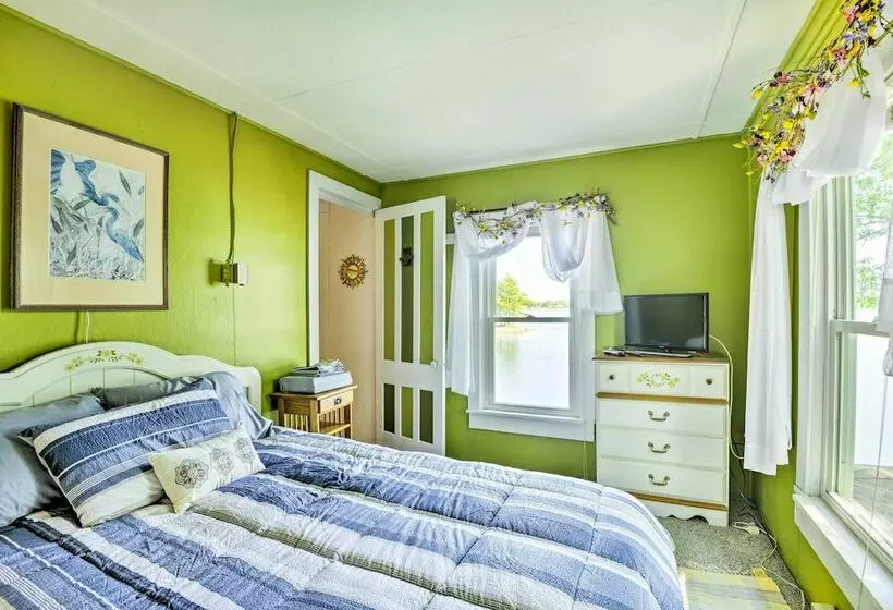 Epic Waterfront Wellesley Island Getaway!