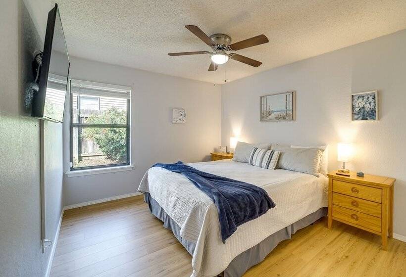 Family Friendly Broken Arrow Retreat W/ Yard!