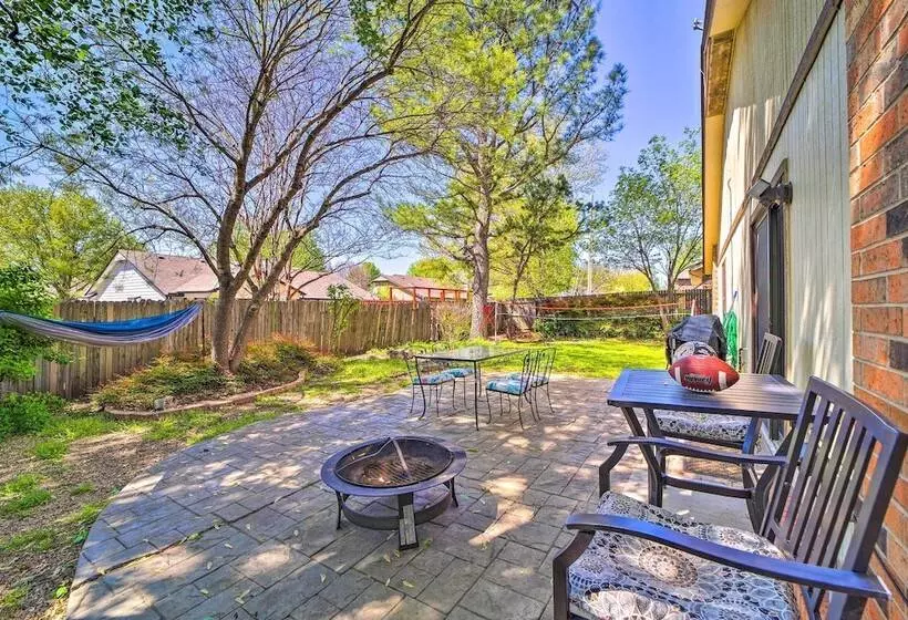 Family Friendly Broken Arrow Retreat W/ Yard!