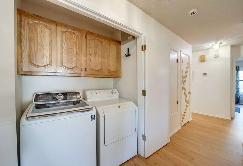 Family Friendly Broken Arrow Retreat W/ Yard!