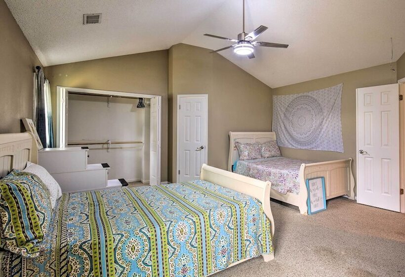 Family Retreat ~ 1 Mi To Hill Country Mile!