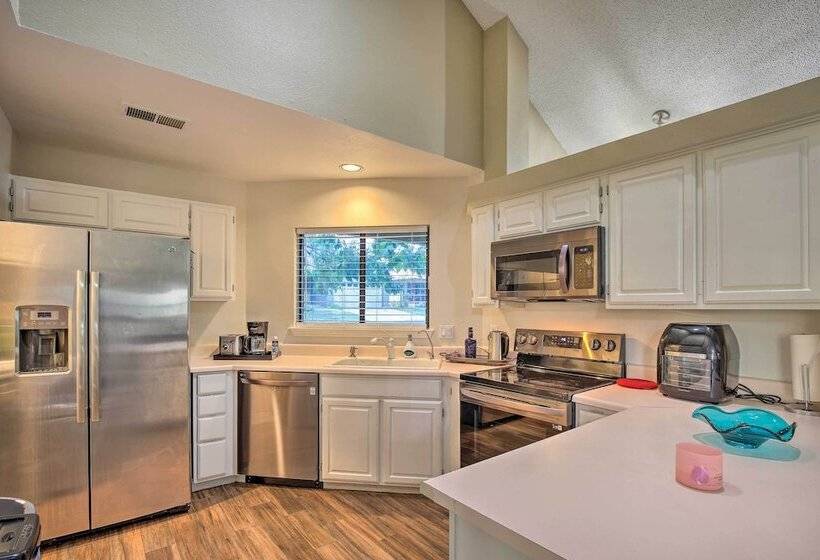 Family Retreat ~ 1 Mi To Hill Country Mile!