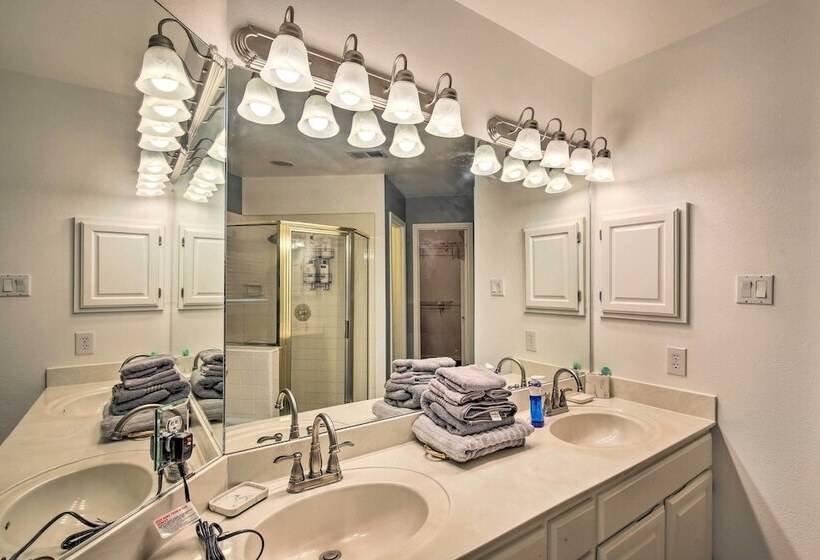 Family Retreat ~ 1 Mi To Hill Country Mile!