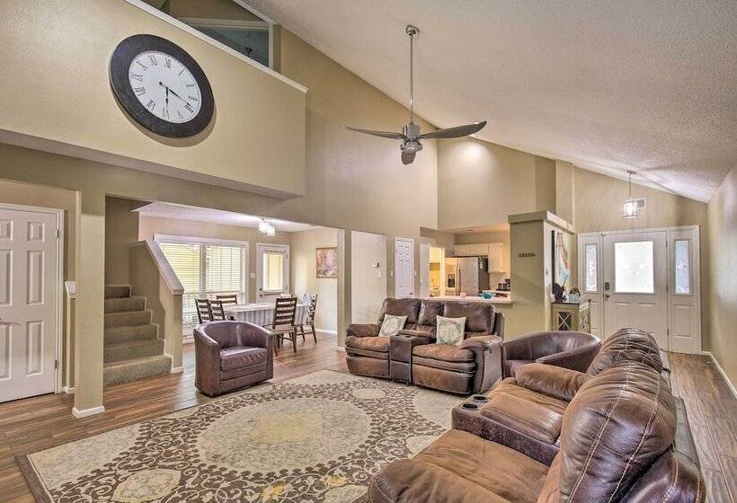 Family Retreat ~ 1 Mi To Hill Country Mile!