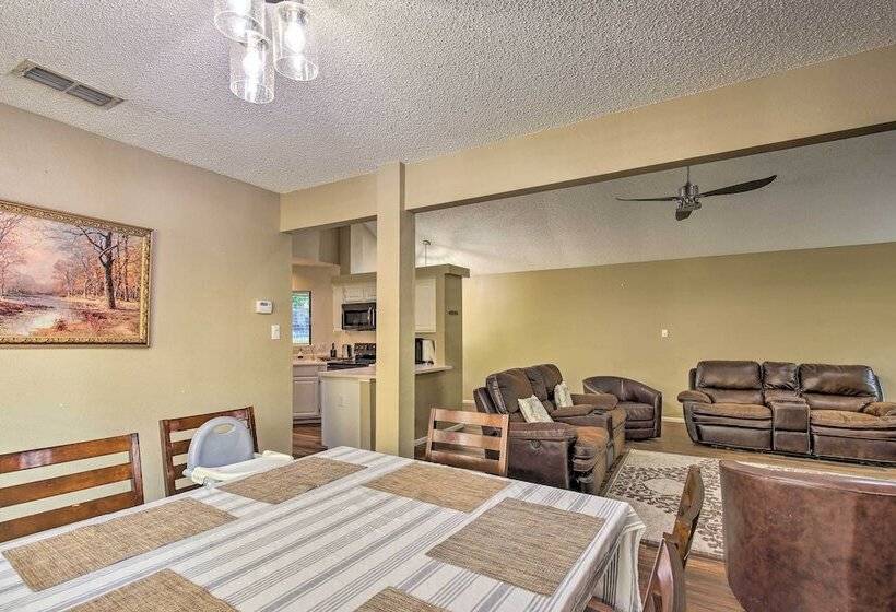 Family Retreat ~ 1 Mi To Hill Country Mile!