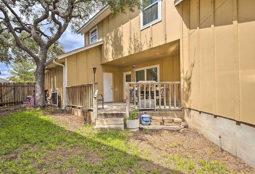 Family Retreat ~ 1 Mi To Hill Country Mile!