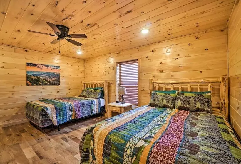 Gatlinburg Mountain Cabin: 4 Mi To National Park!