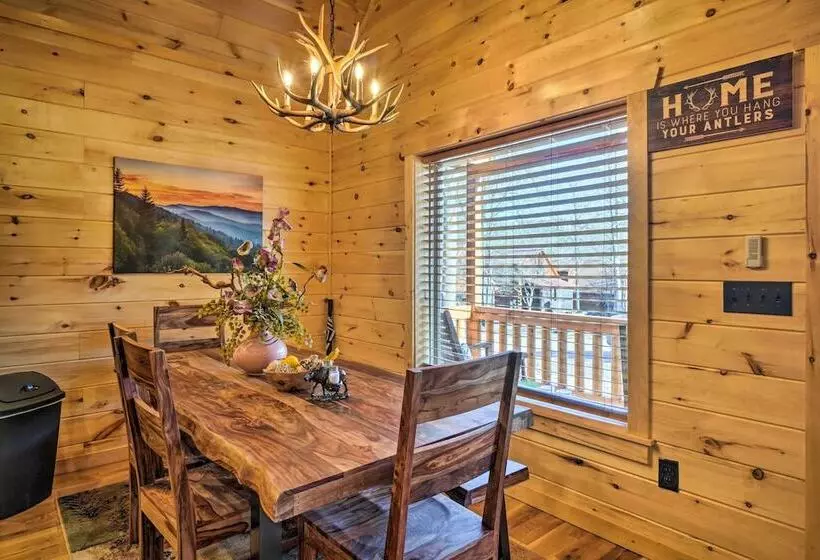 Gatlinburg Mountain Cabin: 4 Mi To National Park!