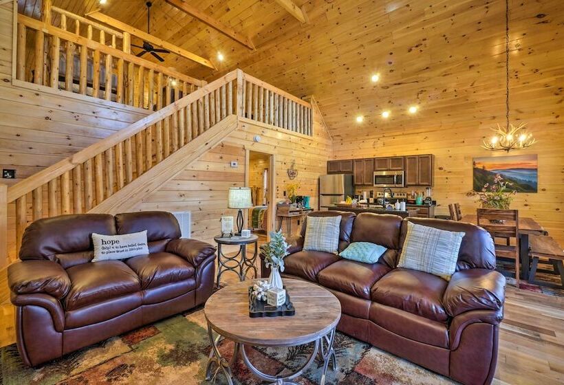 Gatlinburg Mountain Cabin: 4 Mi To National Park!