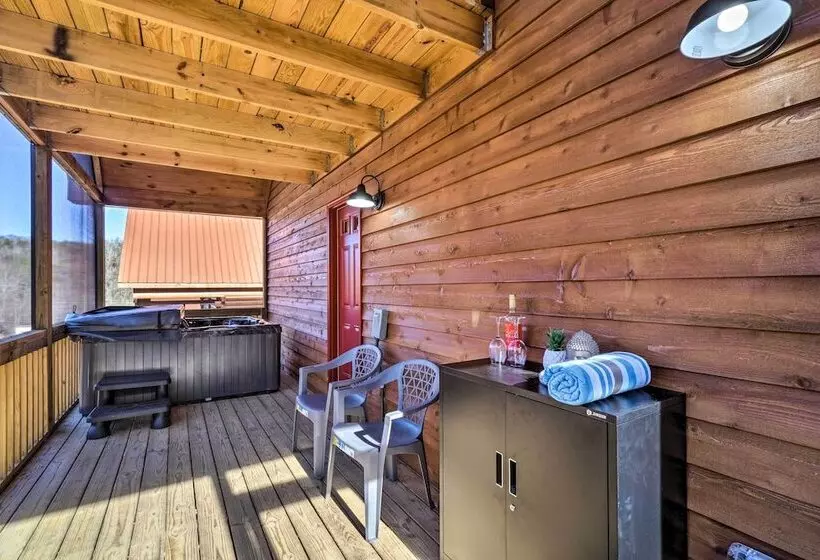 Gatlinburg Mountain Cabin: 4 Mi To National Park!