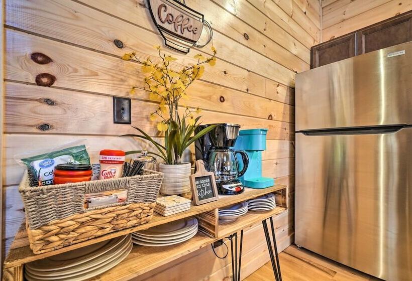 Gatlinburg Mountain Cabin: 4 Mi To National Park!