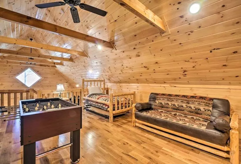 Gatlinburg Mountain Cabin: 4 Mi To National Park!