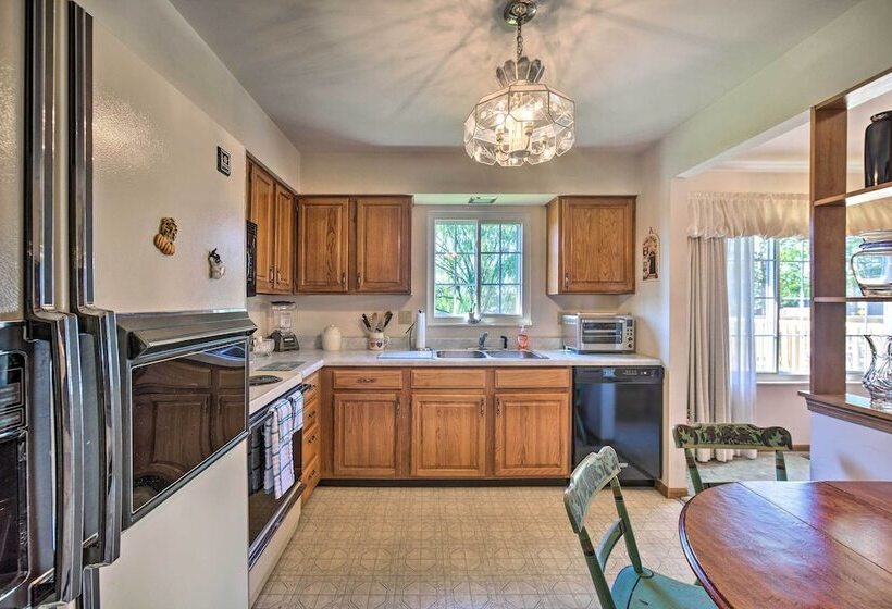 Harrisburg Home W/ Deck: 12 Mi To Hersheypark