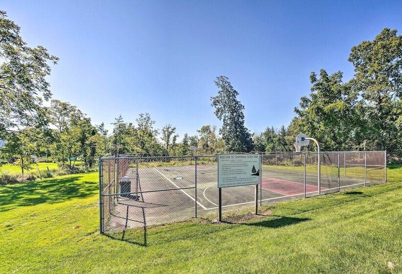 Harrisburg Home W/ Deck: 12 Mi To Hersheypark