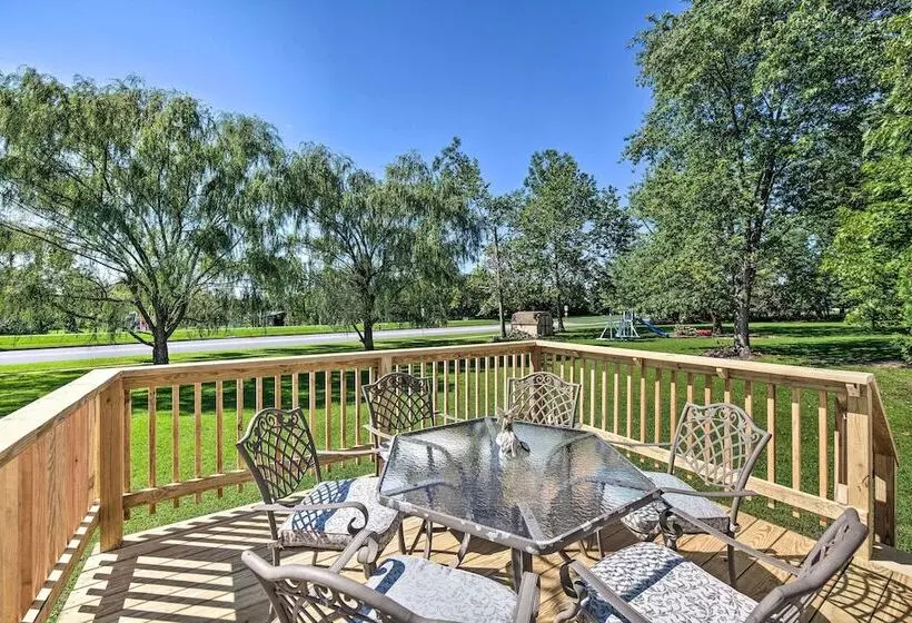 Harrisburg Home W/ Deck: 12 Mi To Hersheypark