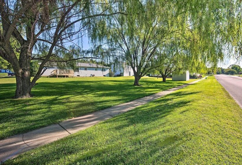 Harrisburg Home W/ Deck: 12 Mi To Hersheypark