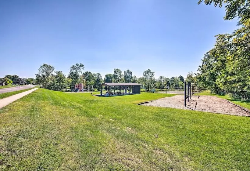 Harrisburg Home W/ Deck: 12 Mi To Hersheypark