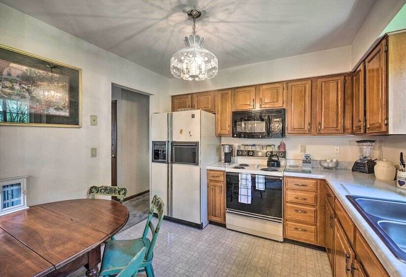 Harrisburg Home W/ Deck: 12 Mi To Hersheypark