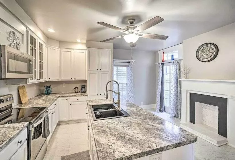 Historic Troy Home Close To Shops W/ Fire Pit