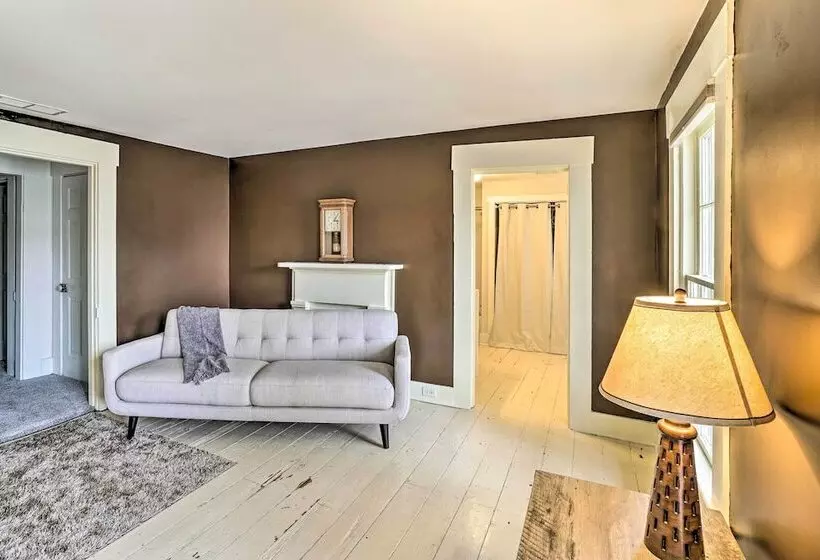 Historic Troy Home Close To Shops W/ Fire Pit