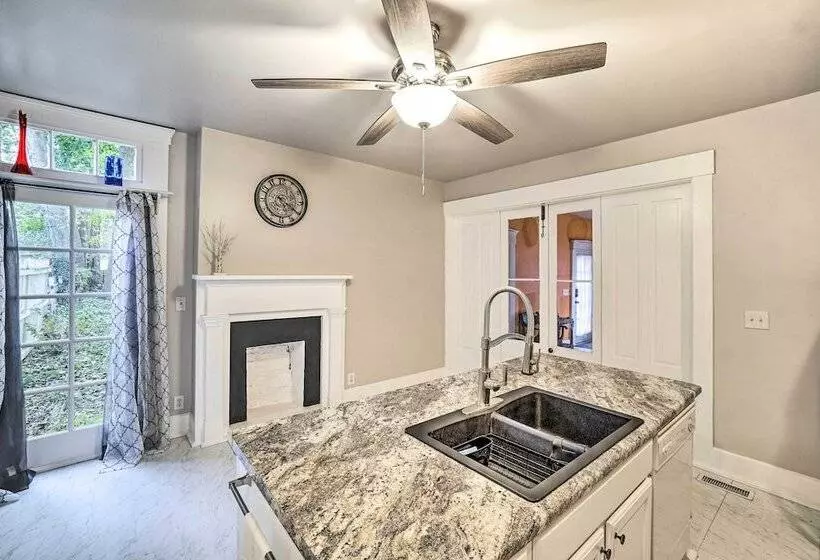 Historic Troy Home Close To Shops W/ Fire Pit