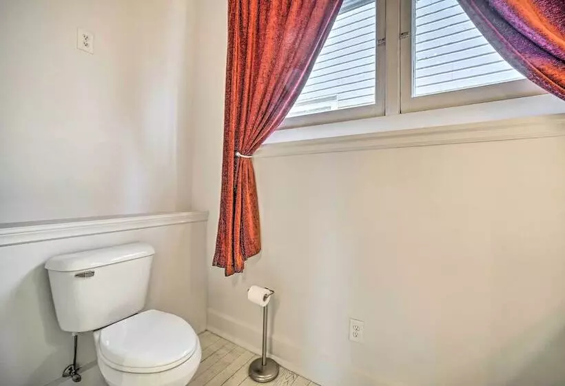 Historic Troy Home Close To Shops W/ Fire Pit