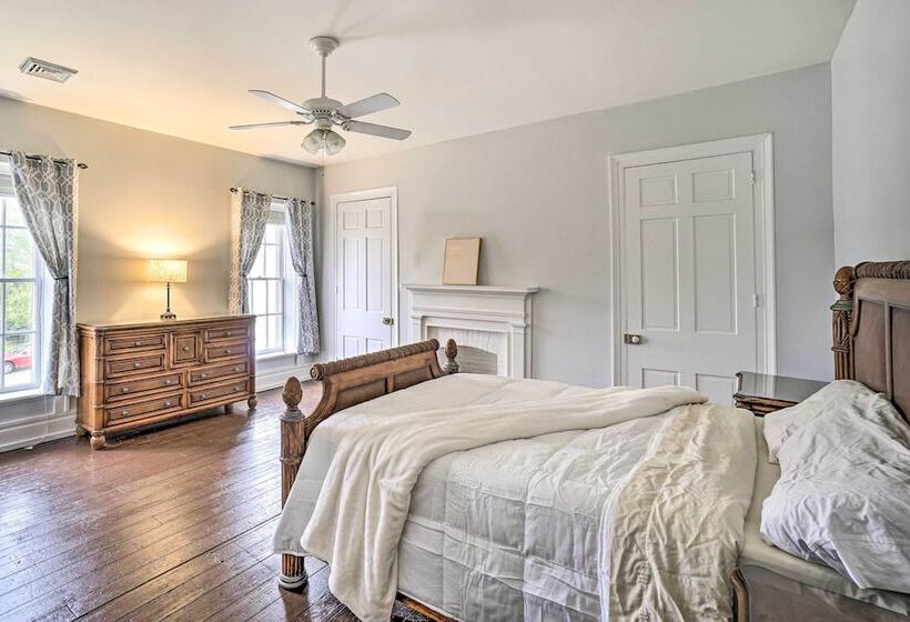 Historic Troy Home Close To Shops W/ Fire Pit