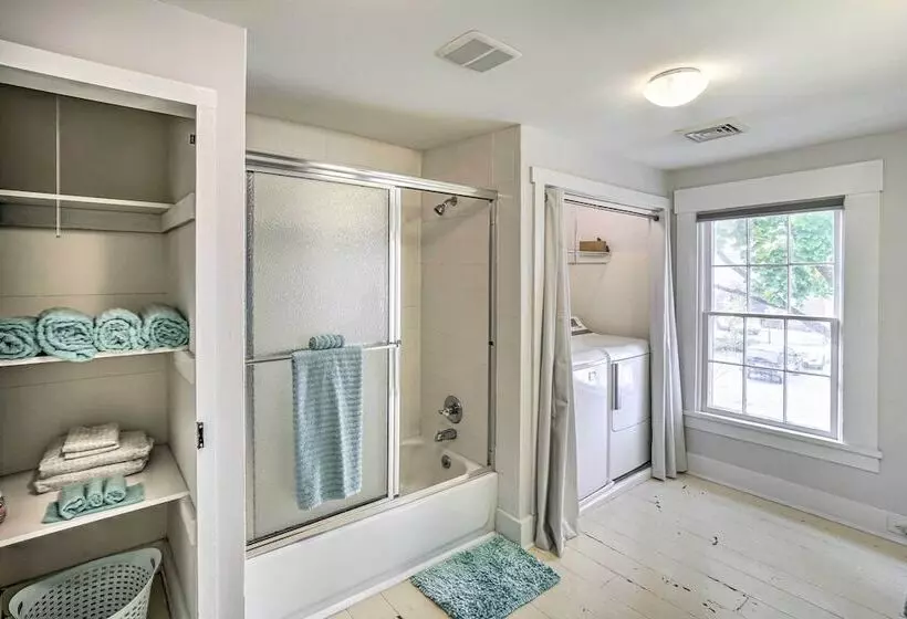 Historic Troy Home Close To Shops W/ Fire Pit