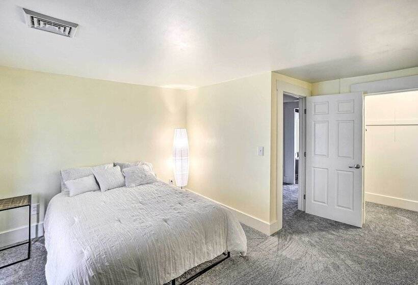 Historic Troy Home Close To Shops W/ Fire Pit