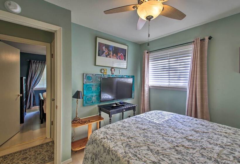 Walk To Bathhouse Row: Dog Friendly Home!