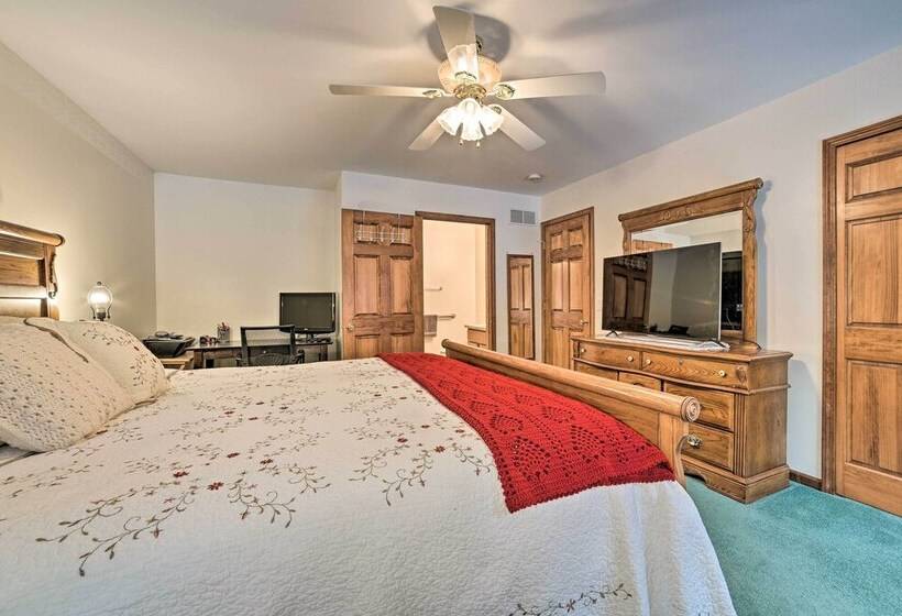 Inviting Lake Vue Lodge Home W/ Fire Pit + Deck