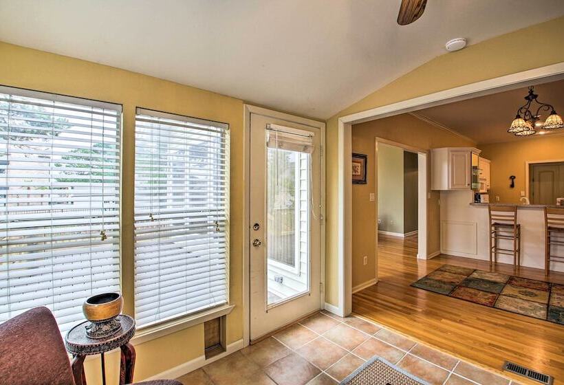 2 Tier Deck & Boat Parking: Lake Hamilton Home