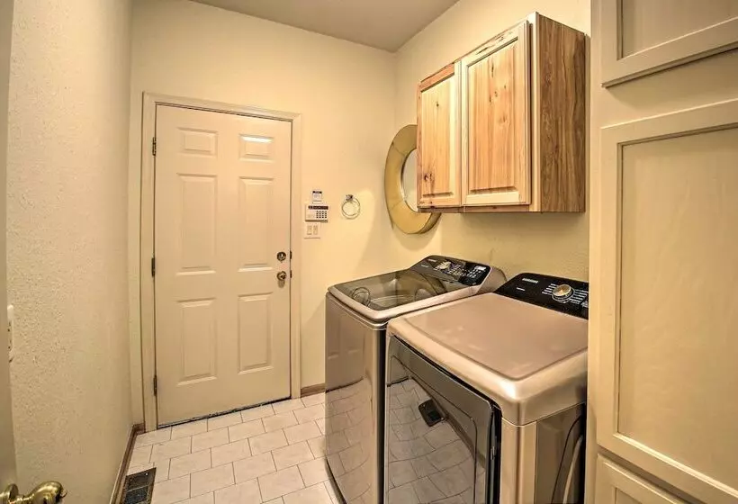 2 Tier Deck & Boat Parking: Lake Hamilton Home