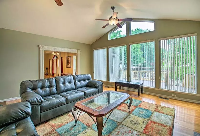 2 Tier Deck & Boat Parking: Lake Hamilton Home