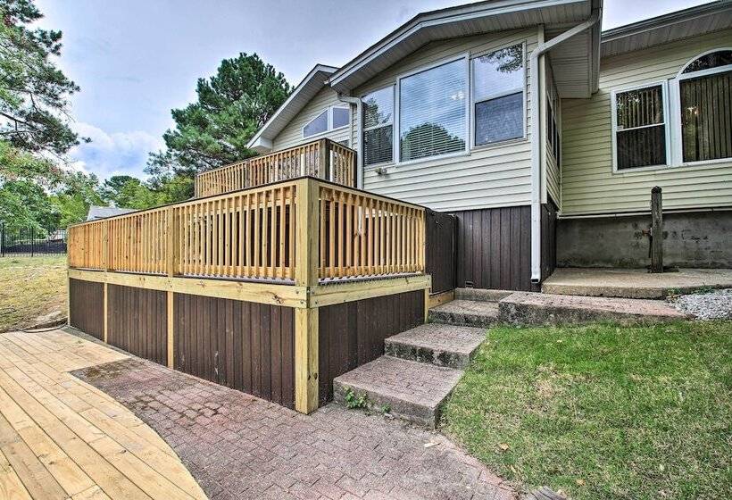 2 Tier Deck & Boat Parking: Lake Hamilton Home