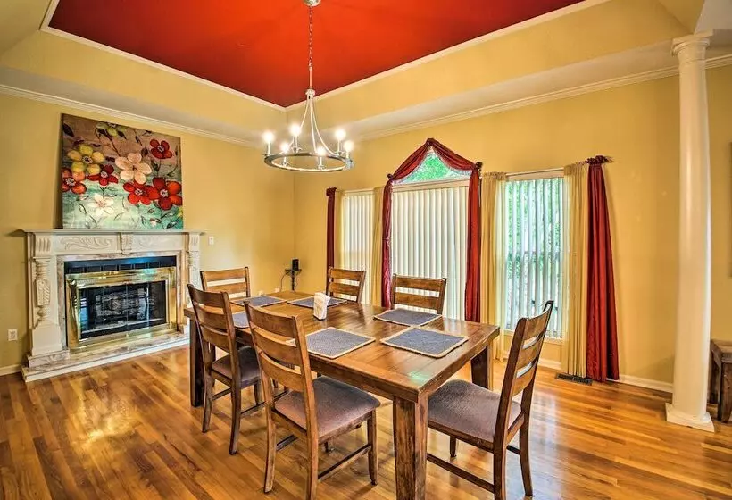 2 Tier Deck & Boat Parking: Lake Hamilton Home