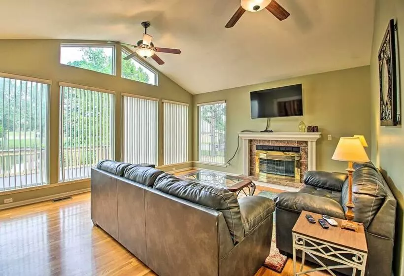 2 Tier Deck & Boat Parking: Lake Hamilton Home