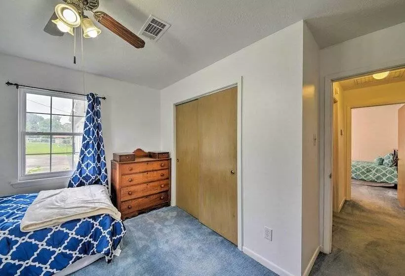 Lakefront Livingston Home W/ Dock, 1 Mi To Launch!