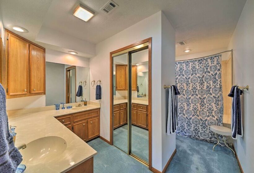 Lakefront Livingston Home W/ Dock, 1 Mi To Launch!