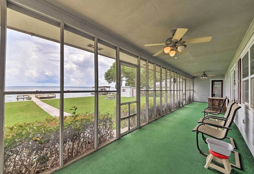 Lakefront Livingston Home W/ Dock, 1 Mi To Launch!