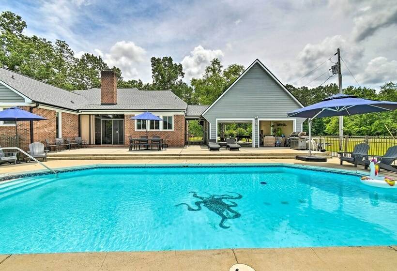 Lakefront Parkton Home: Pool & Fishing Dock!