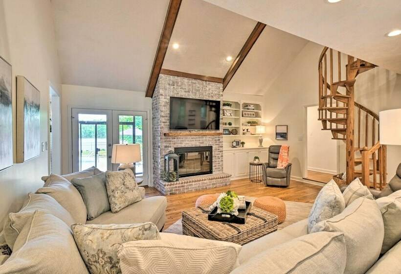 Lakefront Parkton Home: Pool & Fishing Dock!