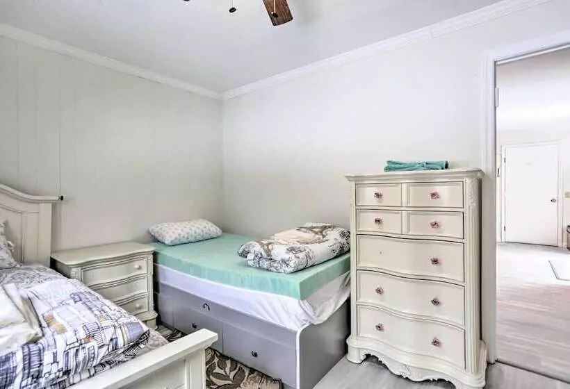 Large Greeley House W/ 2 Game Rooms + Yard!