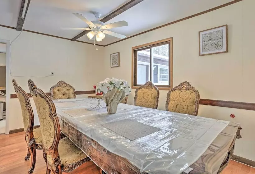 Large Greeley House W/ 2 Game Rooms + Yard!