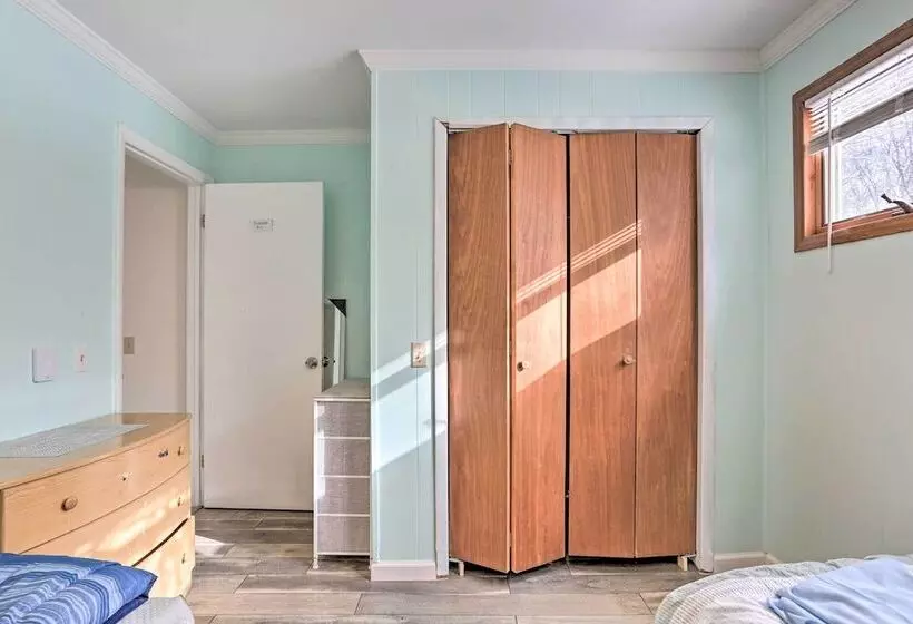 Large Greeley House W/ 2 Game Rooms + Yard!