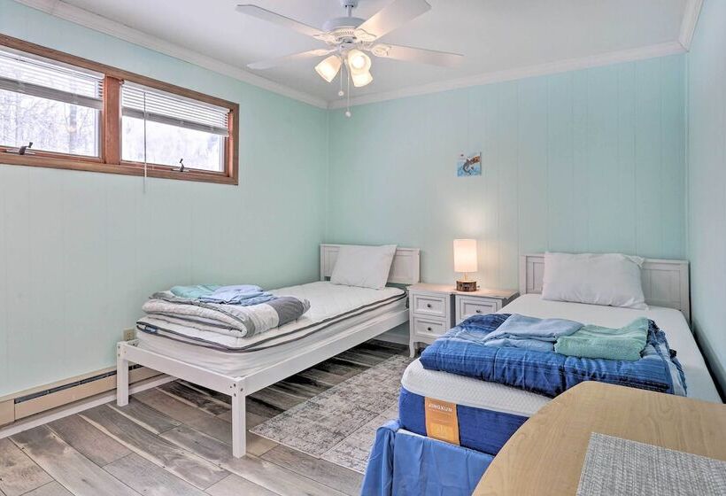 Large Greeley House W/ 2 Game Rooms + Yard!