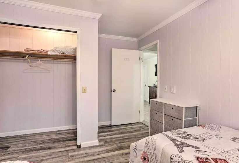 Large Greeley House W/ 2 Game Rooms + Yard!